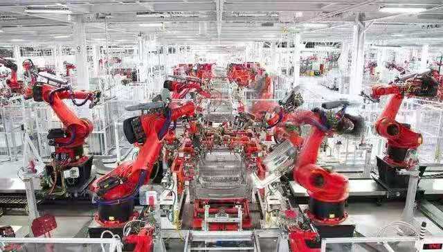 国产工业机器人软件开发水平 与德日比较的现状与差距